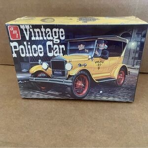 AMT 1/25 1927 Ford T Vintage Police Car T178-225 FACTORY SEALED